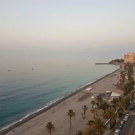 Atico En Almunecar. Primera Linea De Playa Con Vistas Espectaculares